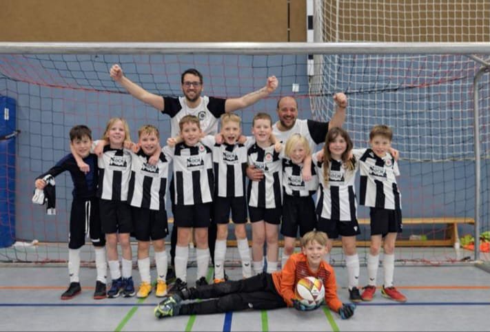 Junioren Mannschaft zum Sieger der Hallenkreismeisterschaften 2026